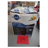 INSINKERATOR GARBAGE DISPOSAL IN BOX