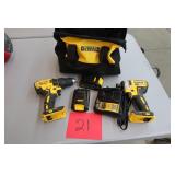 DEWALT 20V DRILL KIT W/ 2 BATTERIES & CHARGER