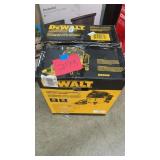 DEWALT 9 GALLON WER/DRY VACUUM