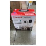 HONEYWELL AIR PURIFIER IN BOX