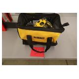 DEWALT 20V SAW W/ CHARGER - NO BATTERY