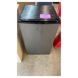 HISENSE COMPACT REFRIGERATOR