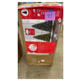9FT CHRISTMAS TREE IN BOX