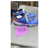 NIKE TENNIS SHOES SIZE 12