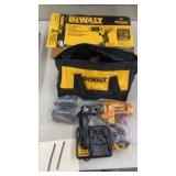 DEWALT 12V 3/8" DRILL/DRIVER KIT