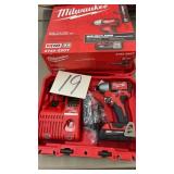 MILWAUKEE M18 1/4' HEX IMPAVT DRIVER KIT
