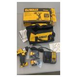 DEWALT 12V 1/4' SCREWDRIVER KIT