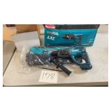 MAKITA 18V LXT 7/8' ROTARY HAMMER KIT W/ BATTERIES