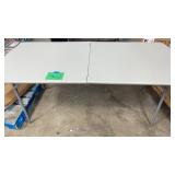 PREMIUM POLYETHYLENE FOLDING TABLE