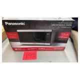 PANASONIC 1.3 CU FT MICROWAVE OVEN IN BOX