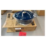 VIKING 7QT CAST IRON OVAL ROASTER IN BOX