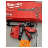 MILWAUKEE M12 CORDLESS CAULK & ADHESIVE GUN KIT