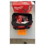 MILWAUKEE M12 3/8" DRILL/DRIVER KIT