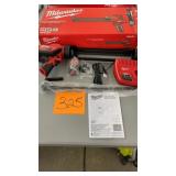 MILWAUKEE M12 QUART CAULK & ADHESIVE GUN KIT