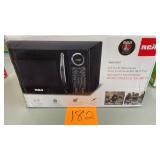 RCA 0.9 CU FT MICROWAVE OVEN IN BOX