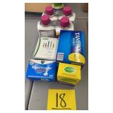 MISC LOT OF HEALTHCARE/HYGIENE ITEMS - SEE PHOTOS