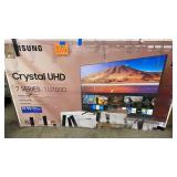 AS IS - SAMSUNG 82' 7 SERIES TU700D 4K SMART TV