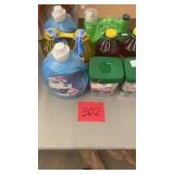 MISC LOT OF CLEANING PRODUCTS - SEE PHOTOS