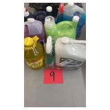 MISC LOT OF CLEANING PRODUCTS - SEE PHOTOS