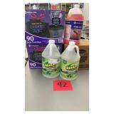 MISC LOT OF CLEANING PRODUCTS - SEE PHOTOS