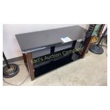 GLASS & WOOD MEDIA STAND GLASS & WOOD MEDIA STAND