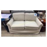 NEW OFF WHITE SMALL LOVESEAT NEW OFF WHITE SMALL LOVESEAT