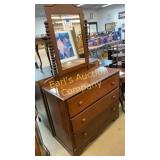 3 DRAWER DRESSER W/ MIRROR 3 DRAWER DRESSER W/ MIRROR