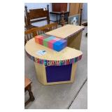 KIDS ACTIVITY DESK & HUTCH