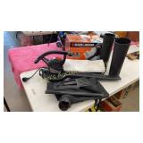 BLACK & DECKER ELECTRIC BLOWER & VAC W/ BOX BLACK & DECKER ELECTRIC BLOWER & VAC W/ BOX