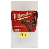 MILWAUKEE M12 3/8' HAMMER DRILL/DRIVER KIT