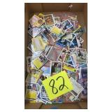 LARGE LOT OF ASSORTED BASEBALL CARDS