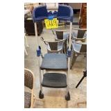 FOLDING STEP LADDER