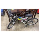 NEXT GAUNTLET WHTE/PINK BICYCLE