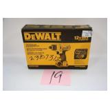 DEWALT 12V 1/4' SCREWDRIVER KIT