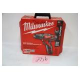 MILWAUKEE M12 3/8' HAMMER DRILL/DRIVER KIT