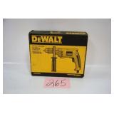 DEWALT 1/2' DRILL