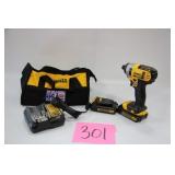 DEWALT 20V CORDLESS DRILL KIT