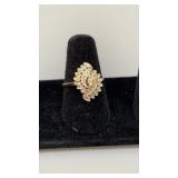 10K GOLD RING W/ DIAMONDS SIZE 7 10K GOLD RING W/ DIAMONDS SIZE 7