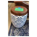WHITE/BLUE W/ BROWN TOP DECORATOR STAND WHITE/BLUE W/ BROWN TOP DECORATOR STAND
