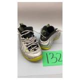 NIKE ZOOM AIR TENNIS SHOES SIZE 11.5 NIKE ZOOM AIR TENNIS SHOES SIZE 11.5