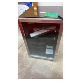 FRIGIDAIRE 4.4 cu ft BEVERAGE COOLER FRIGIDAIRE 4.4 cu ft BEVERAGE COOLER