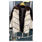 APPROX SIZE L VINCENTS FUR COAT APPROX SIZE L VINCENTS FUR COAT