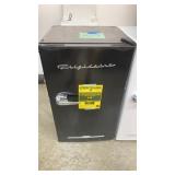 FRIGIDAIRE 3.2 cu ft RETRO COMPACT REFRIGERATOR FRIGIDAIRE 3.2 cu ft RETRO COMPACT REFRIGERATOR