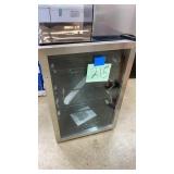 FRIGIDAIRE 4.4 cu ft BEVERAGE COOLER FRIGIDAIRE 4.4 cu ft BEVERAGE COOLER