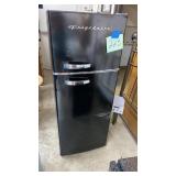FRIGIDAIRE 7.5 cu ft RETRO REFRIGERATOR W/ FREEZER FRIGIDAIRE 7.5 cu ft RETRO REFRIGERATOR W/ FREEZER