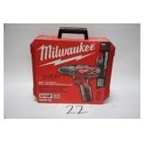 MILWAUKEE M12 3/8' CORDLESS  DRILL/DRIVER KIT