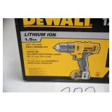 DEWALT 12V 3/8" DRILL/DRIVER KIT