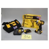 DEWALT 20V 1/4" IMPACT DRIVER KIT