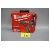 MILWAUKEE M12 3/8" DRILL DRIVER KIT