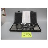 VERMONT AMERICAN 58PC PROFESSIONAL TAP & DIE SET